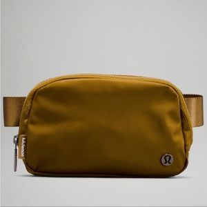 BNWT Burnt Caramel Lululemon Everywhere Belt Bag